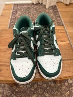 Nike White and Dark Green Low-Top Sneakers